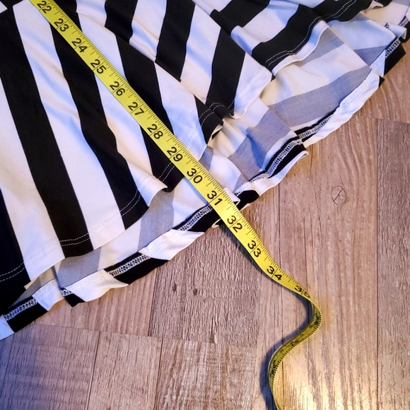 Reborn J Striped Black and White Skirt - Picture 2 of 4